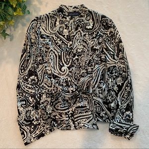 Jones of New York long sleeve back & white over blouse. Size PM.